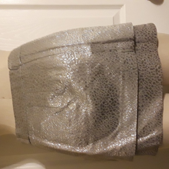 Express Vtg Metallic Silver Leopard print 2-tier Mini Skirt, lined sz 2 shiny - Picture 8 of 9